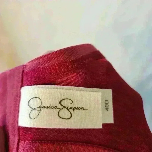 Jessica Simpson Bra 40D with underwire,  adjustable straps - Picture 3 of 3